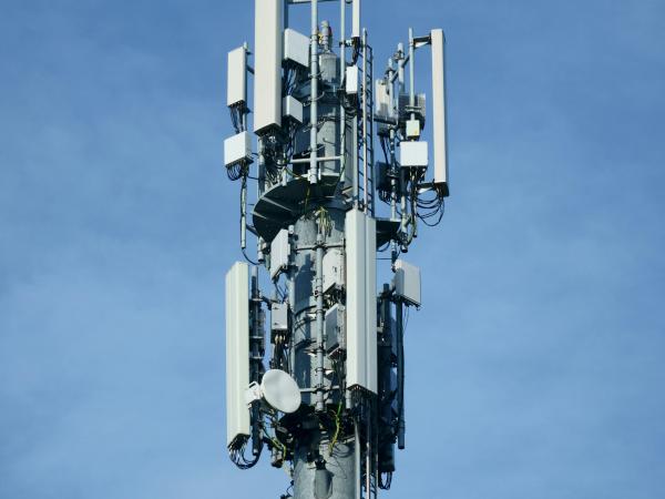 https://www.pexels.com/nl-nl/zoeken/gsm%20mast/